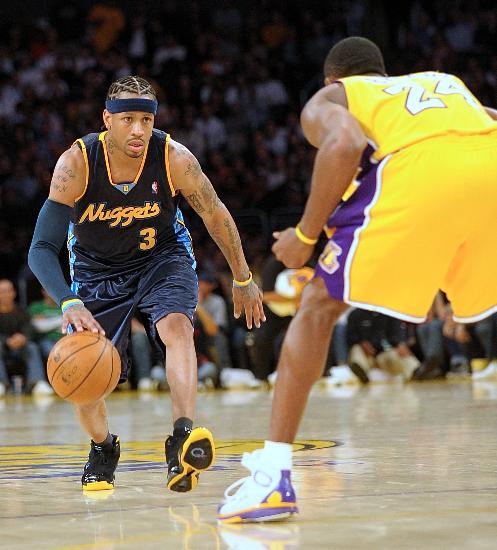 以微弱优势 以微弱优势