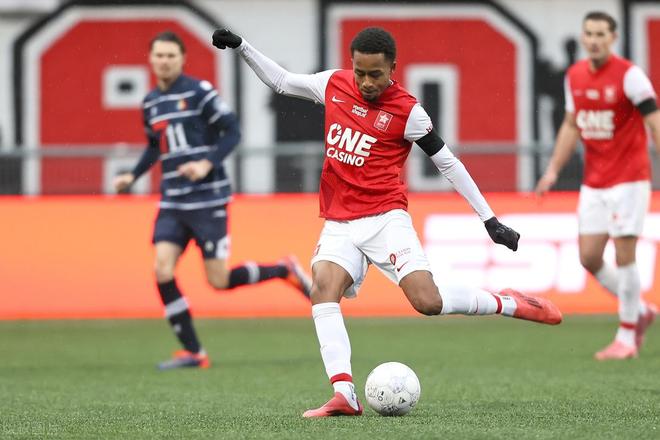 他不仅要保 他不仅要保